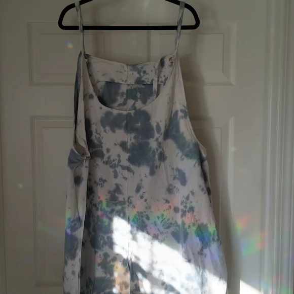 DAVI & DANI Blue and White Tie-Dye Camisole - Picture 4 of 5